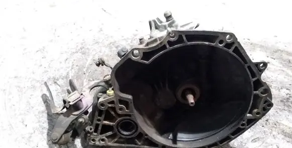 Manual 5 speed gearbox