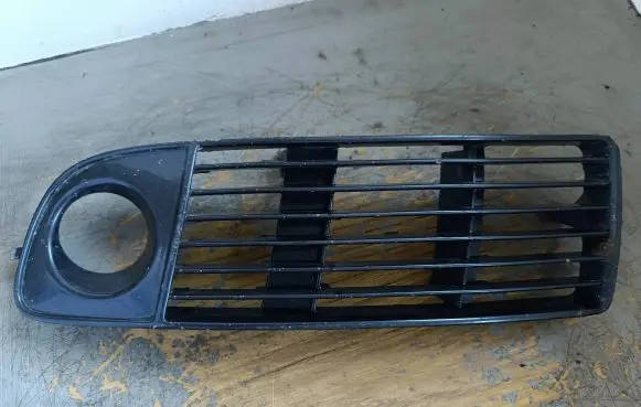 Audi A6 S6 C5 4B Front bumper lower grill 4B0807681G