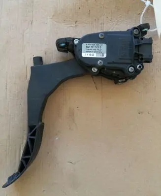 Skoda Octavia Mk1 (1U) Accelerator throttle pedal 6Q1721503B