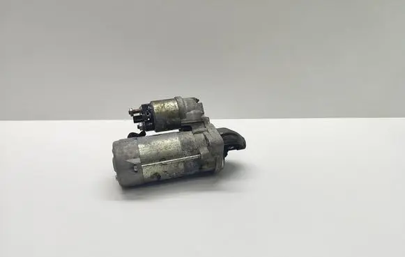 BMW 5 E60 E61 Starter motor 7788680 12417788680