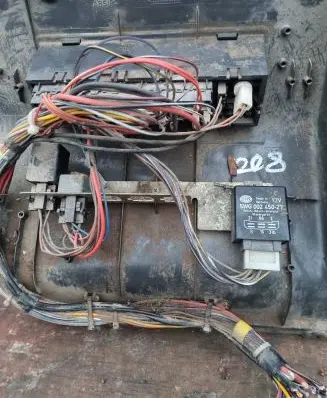 Mercedes-Benz 208 308 Fuse module