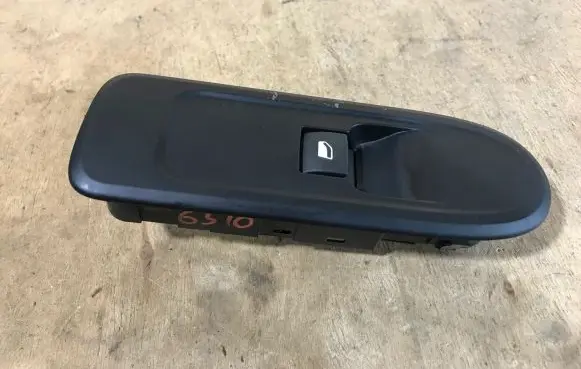 Peugeot 508 Electric window control switch 98026388ZD 28340833