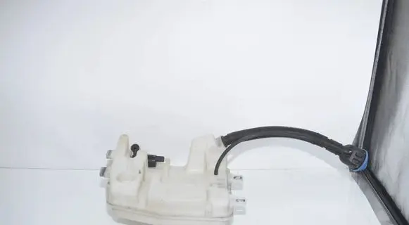 BMW 2 F46 Windshield washer fluid reservoir/tank 7369649 7403904 61667403904