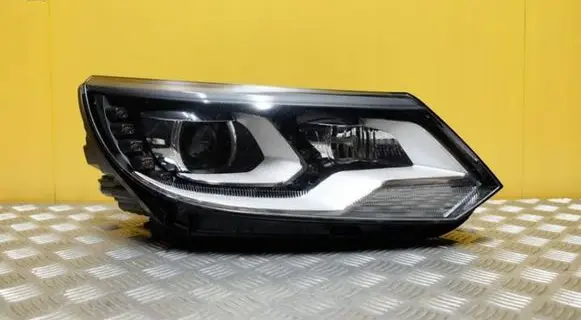 Volkswagen Tiguan Headlight/headlamp 5N1941752 2527