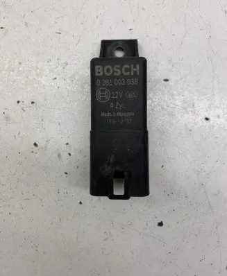 Audi A4 S4 B9 Glow plug pre-heat relay 0281003038 038907281D