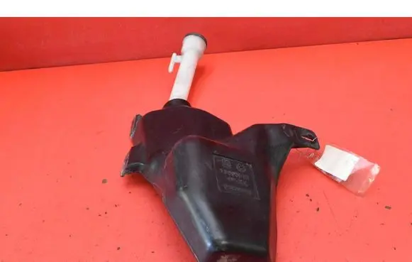 Chevrolet Cruze Windshield washer fluid reservoir/tank 13260579