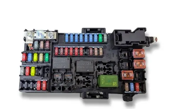 Opel Mokka Fuse module 1-2109261-1
