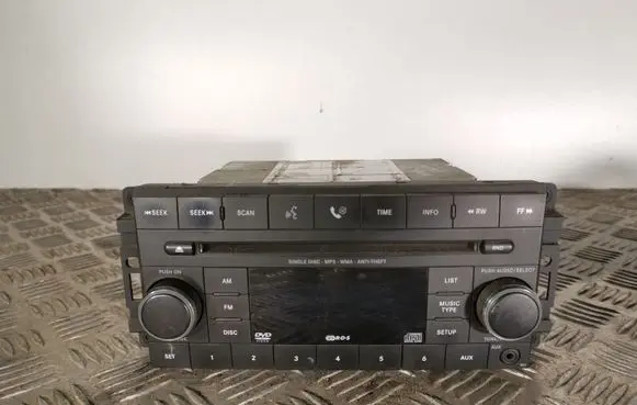 Jeep Grand Cherokee (WK) Radio/CD/DVD/GPS head unit 05064053AK