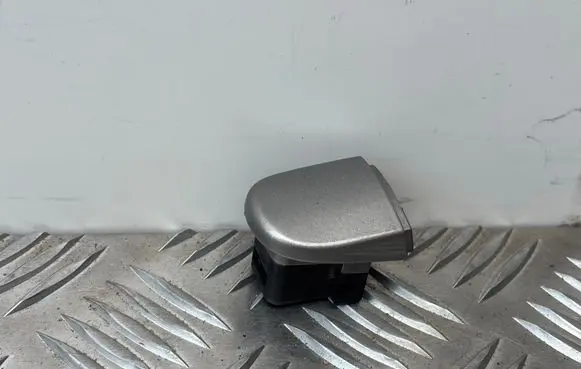 Skoda Rapid (NH) Front door handle cover 5N0839167B