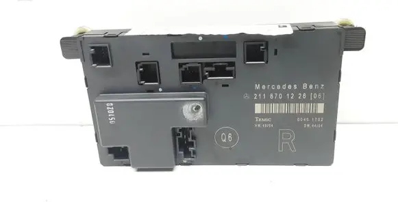 Mercedes-Benz E W211 Door control unit/module 2118701226