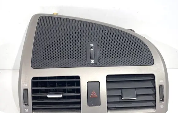 Toyota Avensis T270 Dashboard side air vent grill/cover trim 5567005090