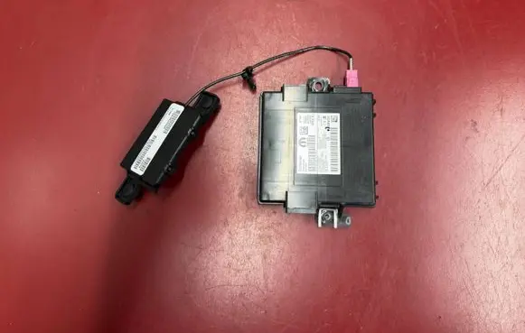 Chrysler Pacifica Keyless (KESSY) go control unit/module 68500152AA P68500152AA