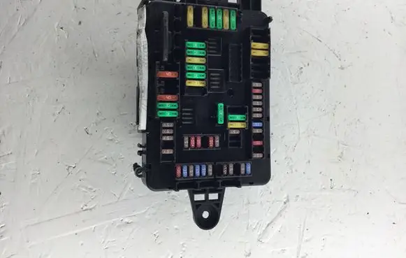 BMW X5 F15 Fuse module 9360372 30052015 19325000003