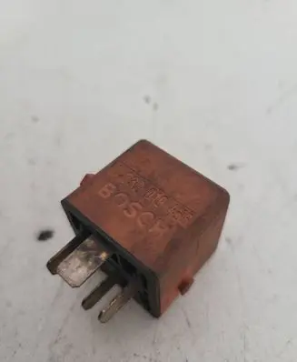 BMW 5 E39 Other relay 0332019456