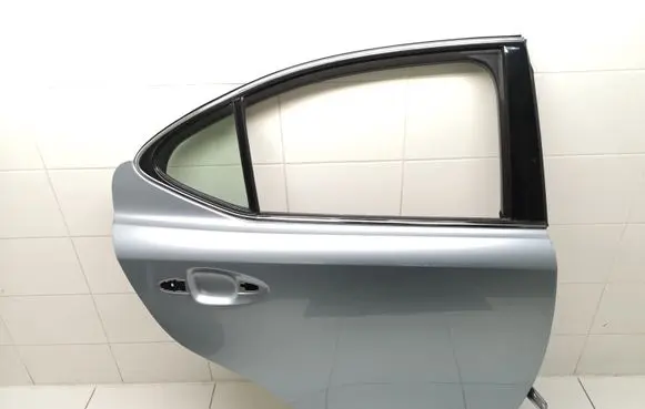 Lexus IS 220D-250-350 Rear door