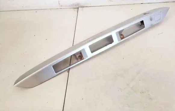 Mazda Premacy Trunk door license plate light bar c10050811