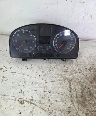 Volkswagen Touran I Speedometer (instrument cluster) 1T0920862F V0011000 VWZ7Z0F3692899