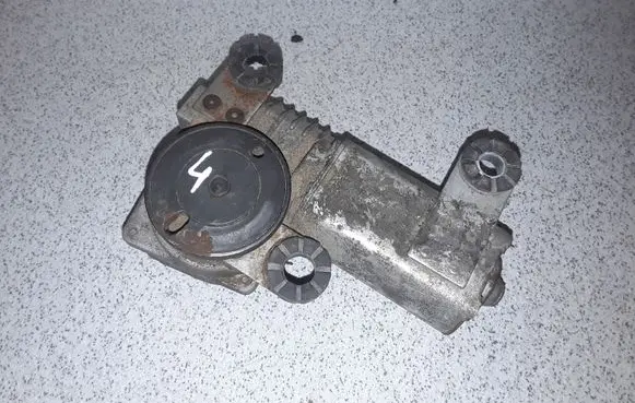 BMW 5 E39 Wiper motor 8361640