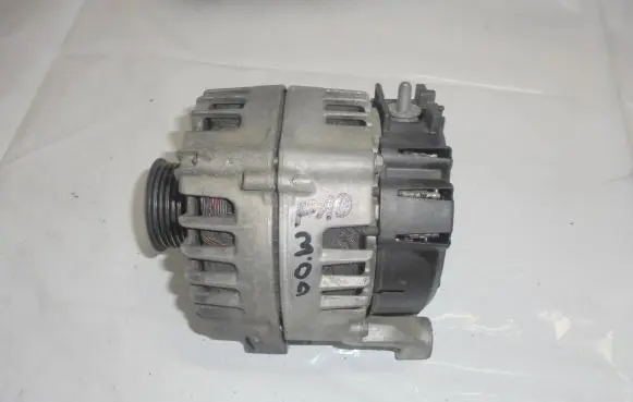 BMW 5 F10 F11 Generator/alternator 8515754
