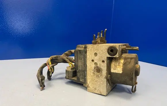 Nissan X-Trail T30 ABS Pump 3820E0207 47600