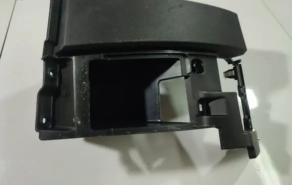 Glove box