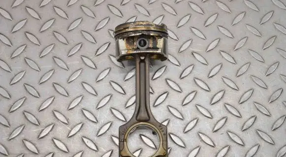 Peugeot RCZ Piston P813