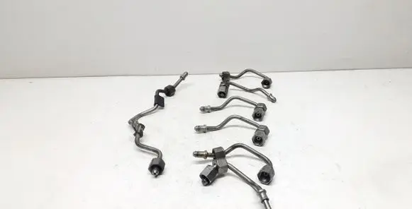 Fuel injector supply line/pipe