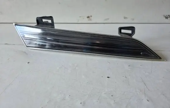 Nissan Murano Z51 Front reflector 42263957
