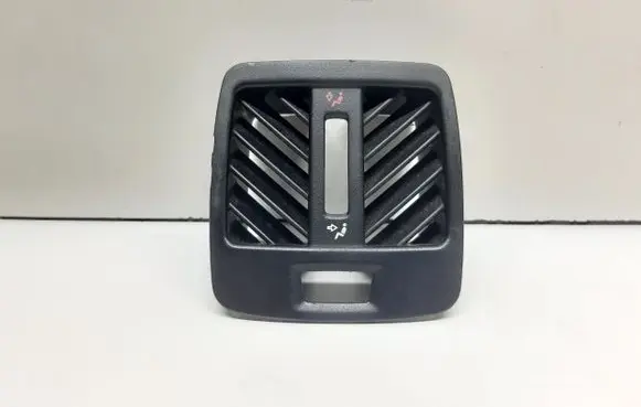 BMW X5 E70 Rear air vent grill 6983883 52306983883