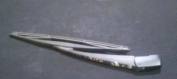 Suzuki Swift I Rear wiper blade arm 35614 39870