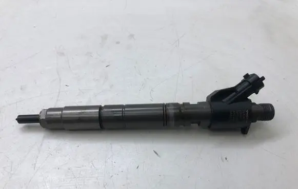 Volvo S60 Fuel injector 31303238 313032382372 13080603345