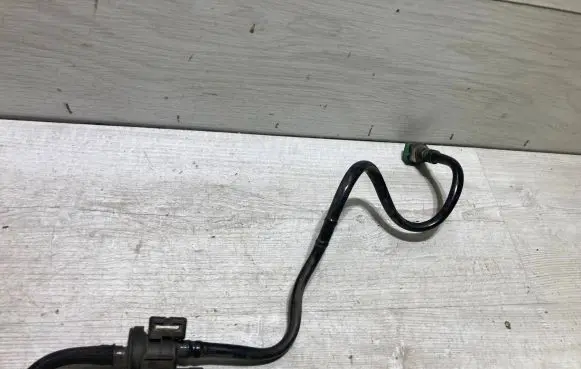 Ford C-MAX II Fuel line pipe CV619D289BC