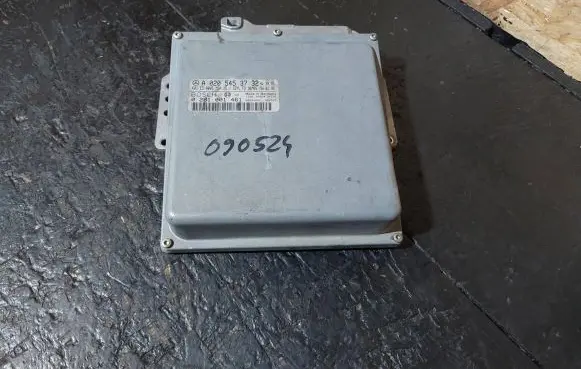 Mercedes-Benz E W210 Engine control unit/module A0205453732 28SA3002 0281001461