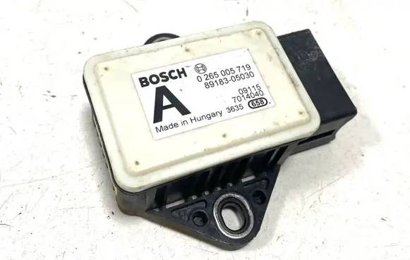 Toyota Avensis T270 ESP acceleration yaw rate sensor 8918305030 0265005719 09115