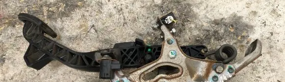 Toyota Yaris Clutch pedal 