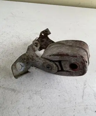 Audi A6 S6 C6 4F Muffler mount bracket/holder 4F0253147