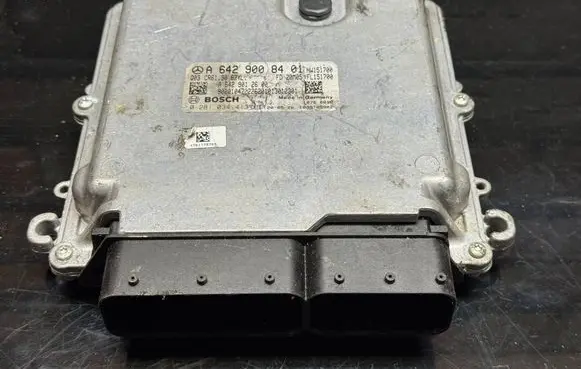 Mercedes-Benz Sprinter W906 Engine control unit/module A6429008401 0281034413