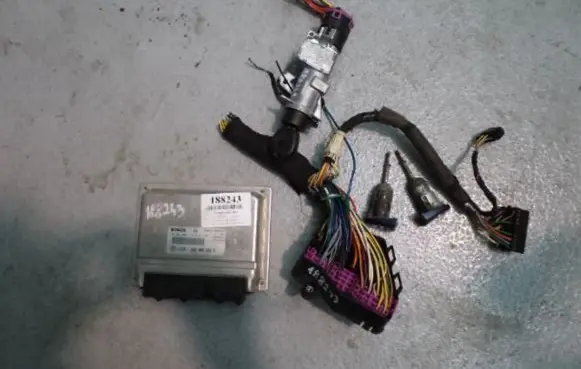 Volkswagen PASSAT B5 Engine control unit/module ECU