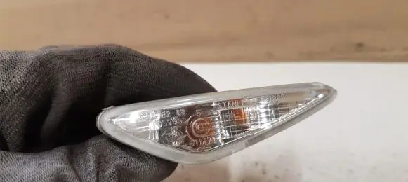Mazda 6 Front fender indicator light A052889 P7389L