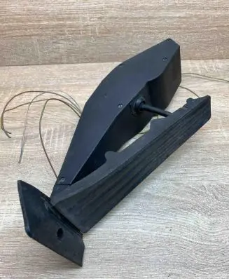 BMW 7 E65 E66 Accelerator throttle pedal 6766930 25916010 WithPlug