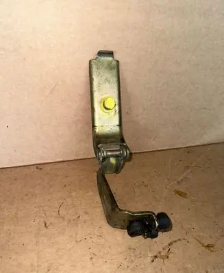 Mercedes-Benz Vito Viano W638 Sliding door middle roller runner A6387600847