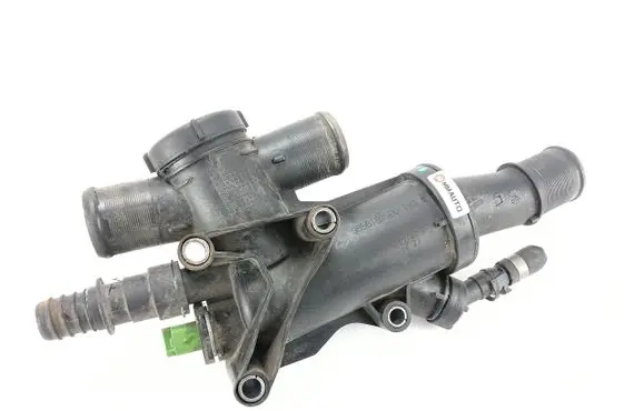 Ford Focus Thermostat housing 