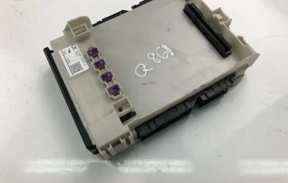 Toyota Camry VIII XV70 Fuse box set 8273033Q31
