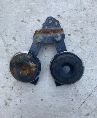 Toyota Avensis T270 Horn signal 8650005011