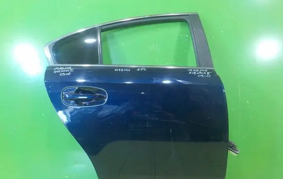 Toyota Avensis T270 Rear door PRAWE