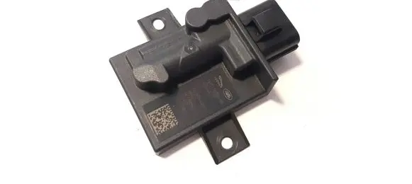 Jaguar XE Fuel injection pump control unit/module FK729D370AF