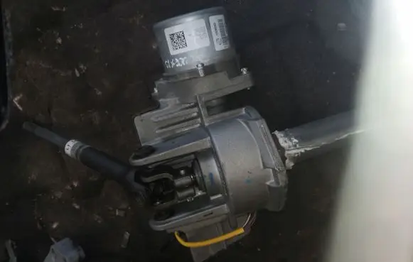 Opel Corsa D Power steering pump mounting bracket Z10XEP