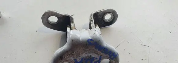 Toyota Avensis T270 Front door lower hinge 