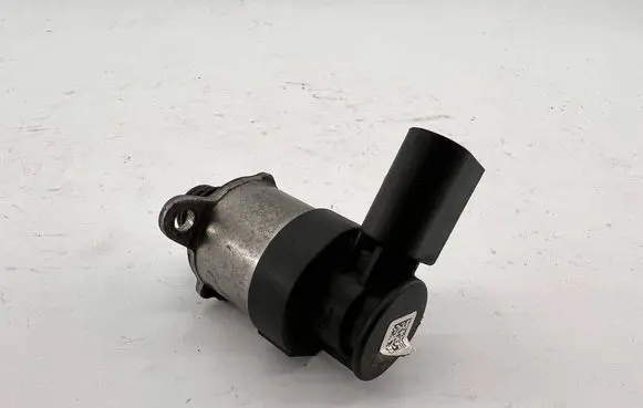 Audi A6 S6 C7 4G Fuel pressure regulator 0928400768 5192011987
