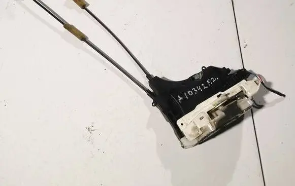 Mitsubishi Lancer X Front door lock